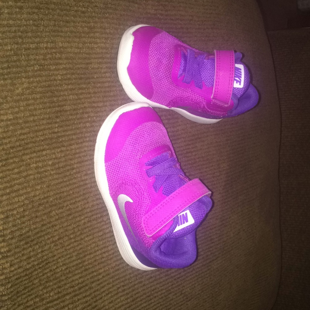 5C toddler girl Nike shoes